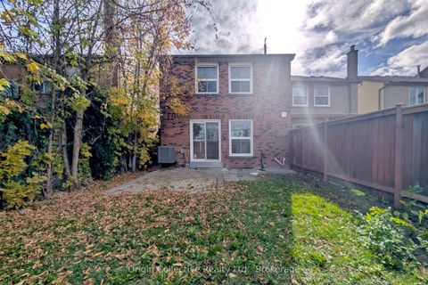 Photo 40 at 47 Woolenscote Circle, Clairville, Toronto Photo 40 at 47 Woolenscote Circle, Clairville, Toronto