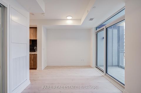 Photo 6 at 359 - 2501 Saw Whet Boulevard, GA Glen Abbey, Oakville