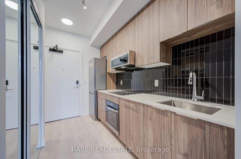 Photo 8 at 359 - 2501 Saw Whet Boulevard, GA Glen Abbey, Oakville