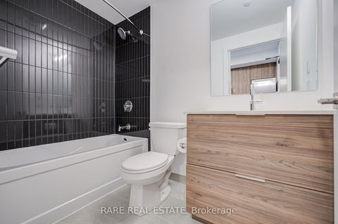 Photo 10 at 359 - 2501 Saw Whet Boulevard, GA Glen Abbey, Oakville