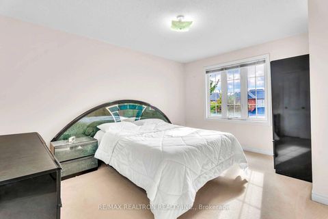 Photo 10 at 50 Saint Victor Drive, Vellore Village, Vaughan