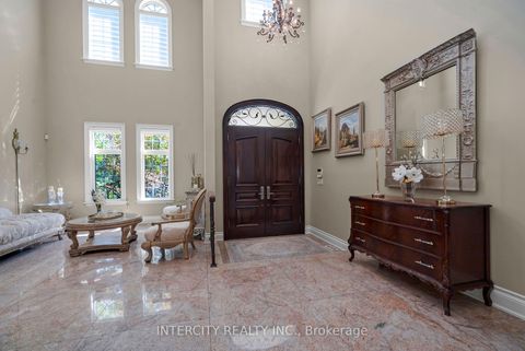 Photo 4 at 118 Park Ridge Drive, Kleinburg, Vaughan