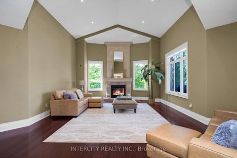 Photo 18 at 118 Park Ridge Drive, Kleinburg, Vaughan