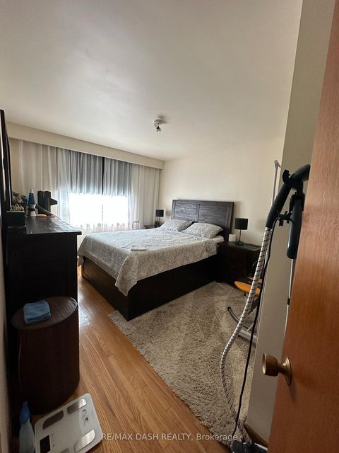 Photo 10 at 8 Nineteenth Street, New Toronto, Toronto