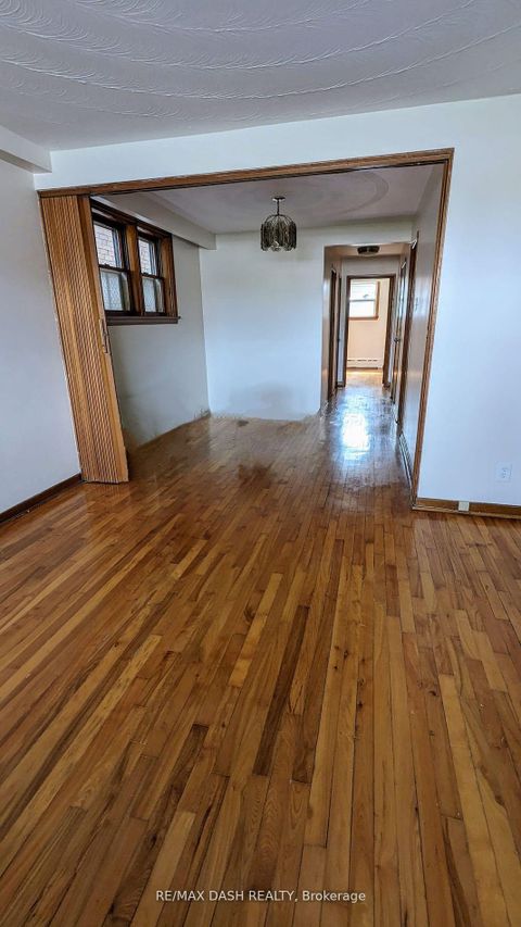 Photo 12 at 8 Nineteenth Street, New Toronto, Toronto