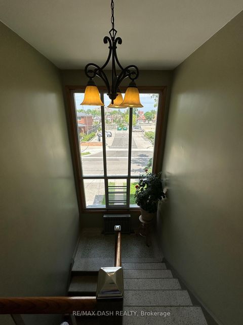 Photo 14 at 8 Nineteenth Street, New Toronto, Toronto