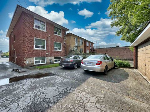 Photo 16 at 8 Nineteenth Street, New Toronto, Toronto