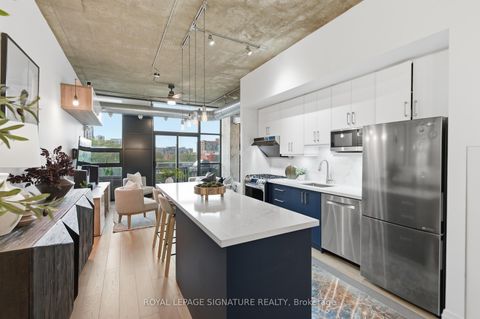 Photo 2 at 503 - 60 Bathurst Street, Niagara, Toronto