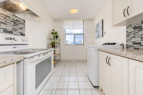 Photo 16 at 1407 - 205 Hilda Avenue, Newtonbrook West, Toronto