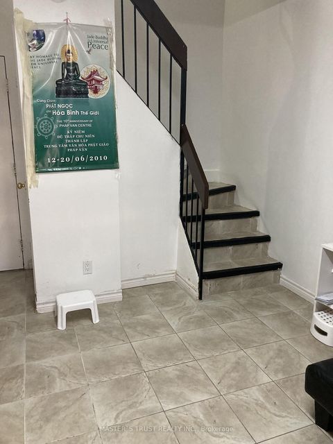 Photo 1 at 116 - 10 Eddystone Avenue, Jane Heights, Toronto