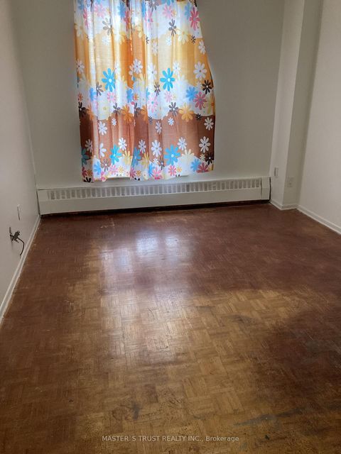 Photo 9 at 116 - 10 Eddystone Avenue, Jane Heights, Toronto