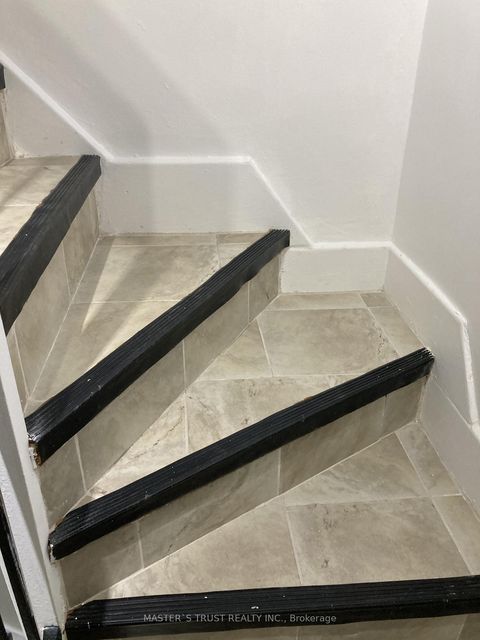 Photo 11 at 116 - 10 Eddystone Avenue, Jane Heights, Toronto