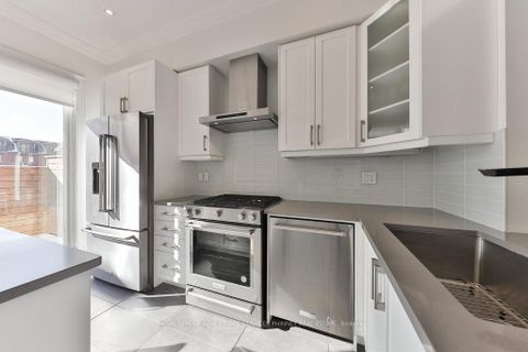 Photo 7 at 10 - 2160 Trafalgar Road W, RO River Oaks, Oakville