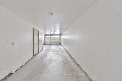 Photo 26 at 10 - 2160 Trafalgar Road W, RO River Oaks, Oakville