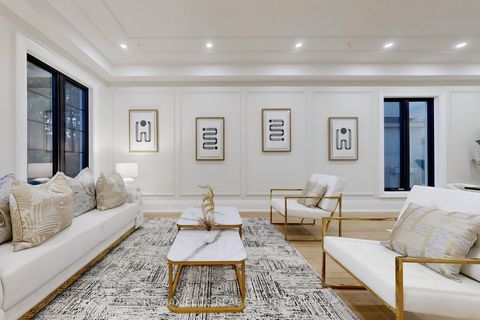 Photo 3 at 160 Lawrence Avenue, Harding, Richmond Hill