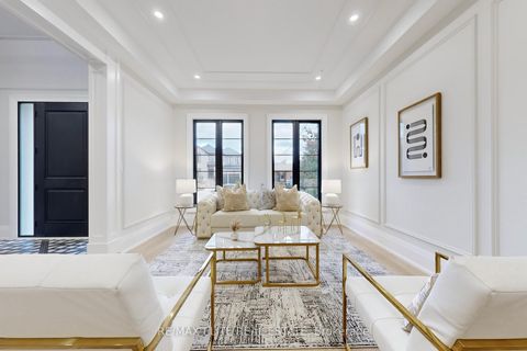 Photo 4 at 160 Lawrence Avenue, Harding, Richmond Hill