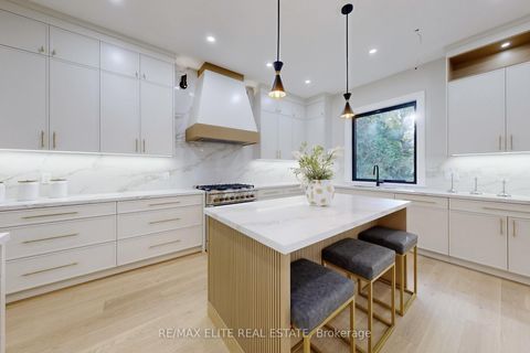 Photo 16 at 160 Lawrence Avenue, Harding, Richmond Hill