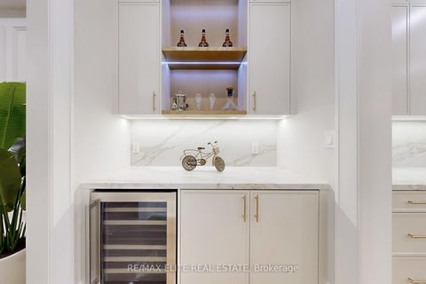 Photo 19 at 160 Lawrence Avenue, Harding, Richmond Hill