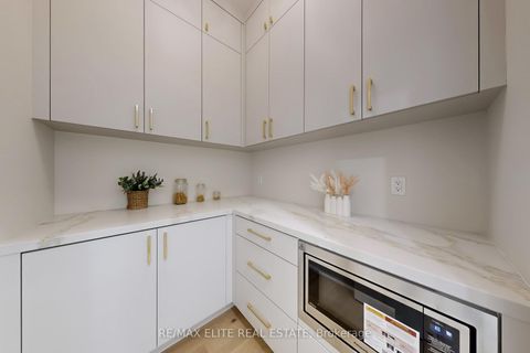 Photo 20 at 160 Lawrence Avenue, Harding, Richmond Hill