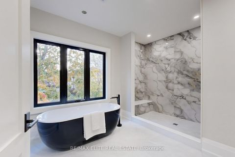 Photo 39 at 160 Lawrence Avenue, Harding, Richmond Hill