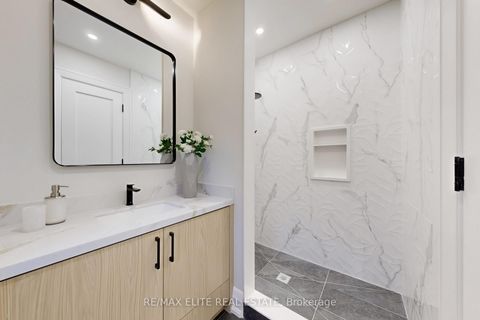 Photo 42 at 160 Lawrence Avenue, Harding, Richmond Hill