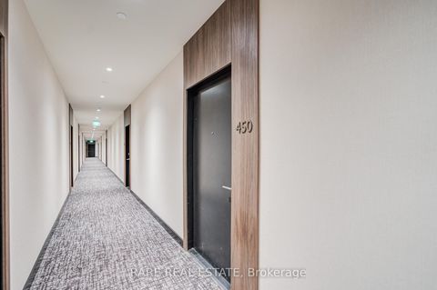 Photo 4 at 450 - 2501 Saw Whet Boulevard, GA Glen Abbey, Oakville