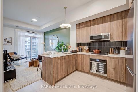 Photo 5 at 450 - 2501 Saw Whet Boulevard, GA Glen Abbey, Oakville