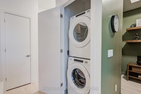 Photo 14 at 450 - 2501 Saw Whet Boulevard, GA Glen Abbey, Oakville