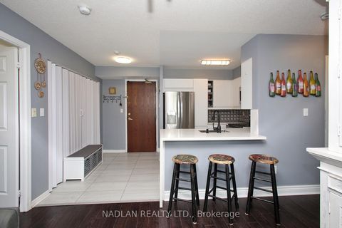 Photo 5 at 615 - 39 ONEIDA Crescent, Langstaff, Richmond Hill