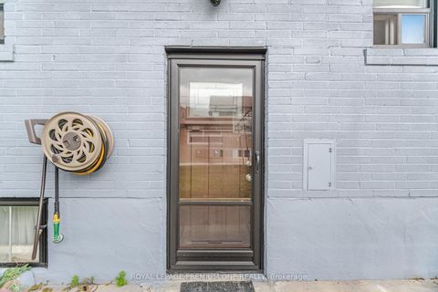 Photo 4 at 2 Del Ria Drive, Maple Leaf, Toronto