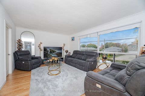 Photo 6 at 2 Del Ria Drive, Maple Leaf, Toronto