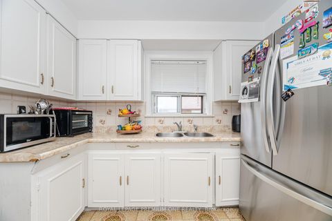 Photo 9 at 2 Del Ria Drive, Maple Leaf, Toronto