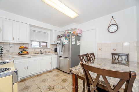 Photo 10 at 2 Del Ria Drive, Maple Leaf, Toronto