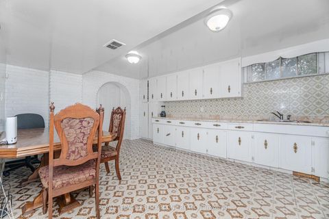 Photo 12 at 2 Del Ria Drive, Maple Leaf, Toronto