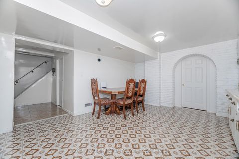 Photo 13 at 2 Del Ria Drive, Maple Leaf, Toronto