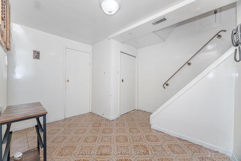 Photo 17 at 2 Del Ria Drive, Maple Leaf, Toronto