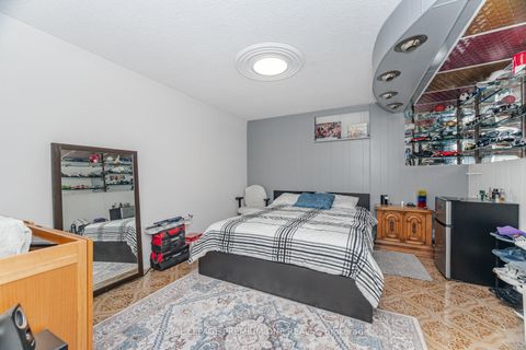 Photo 19 at 2 Del Ria Drive, Maple Leaf, Toronto