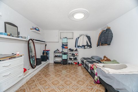 Photo 21 at 2 Del Ria Drive, Maple Leaf, Toronto