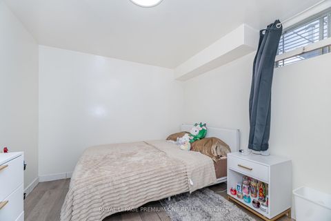 Photo 23 at 2 Del Ria Drive, Maple Leaf, Toronto