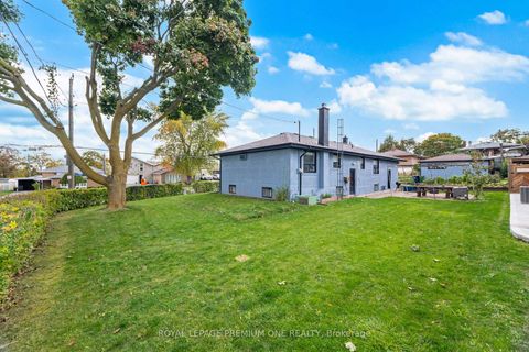 Photo 32 at 2 Del Ria Drive, Maple Leaf, Toronto