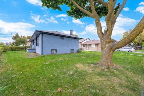 Photo 34 at 2 Del Ria Drive, Maple Leaf, Toronto