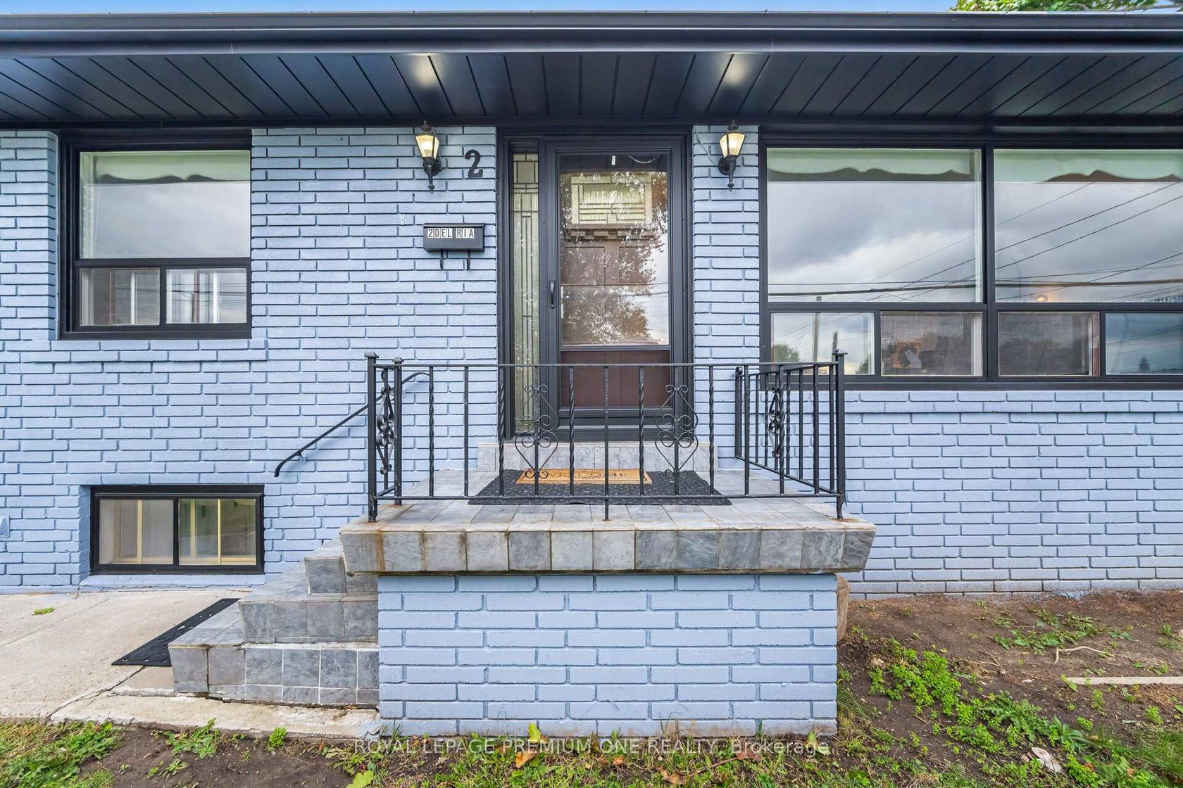 Photo 3 at 2 Del Ria Drive, Maple Leaf, Toronto Photo 3 at 2 Del Ria Drive, Maple Leaf, Toronto