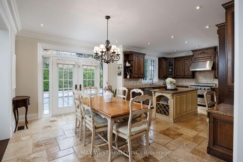 Photo 6 at 37 Cedarland Drive, Rosethorn, Toronto