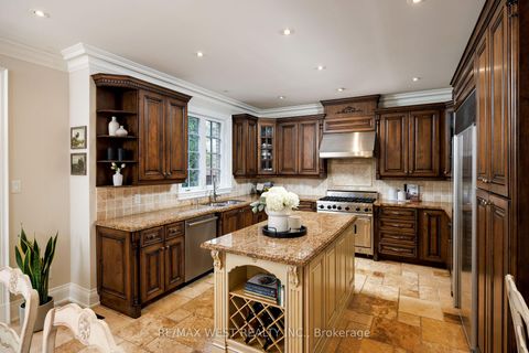 Photo 7 at 37 Cedarland Drive, Rosethorn, Toronto