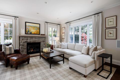 Photo 12 at 37 Cedarland Drive, Rosethorn, Toronto