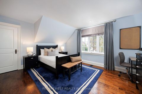 Photo 23 at 37 Cedarland Drive, Rosethorn, Toronto