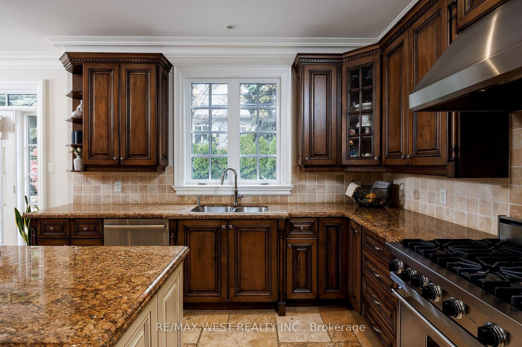 Photo 10 at 37 Cedarland Drive, Rosethorn, Toronto Photo 10 at 37 Cedarland Drive, Rosethorn, Toronto