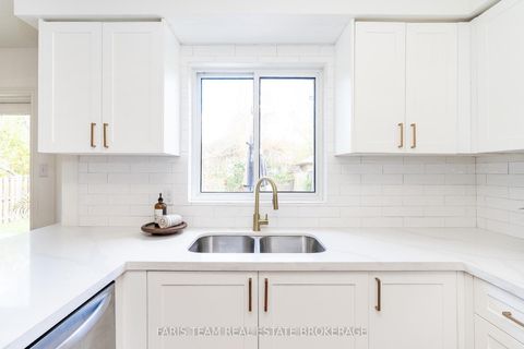 Photo 7 at 102 Country Lane, Painswick South, Barrie