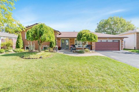 Photo 1 at 2032 Chantler Street, Stroud, Innisfil