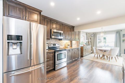 Photo 5 at 2032 Chantler Street, Stroud, Innisfil